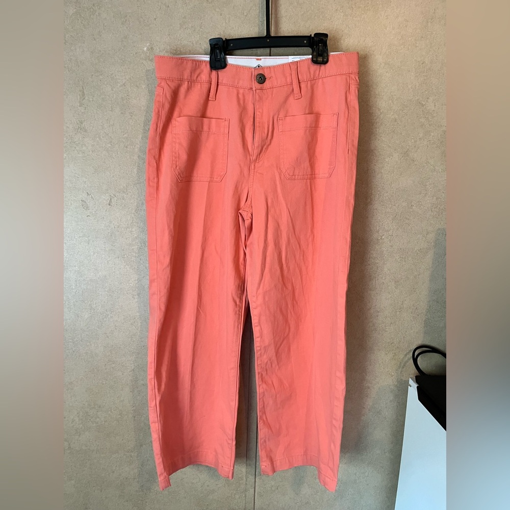 St. John's Bay Vibrant Coral Capris